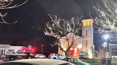 El hombre produjo daños en la iglesia del Hospital de Coronel Suárez.