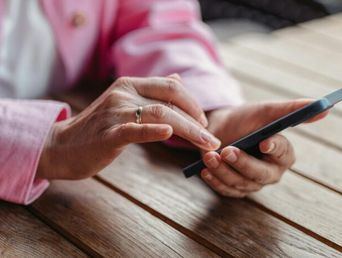 Advierten sobre las estafas por celulares. (pexels.com / shvets production)
