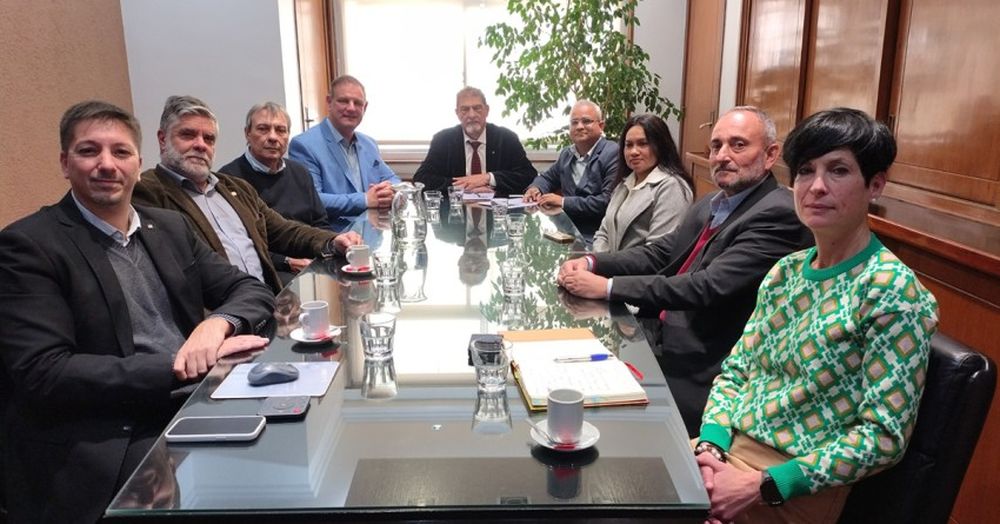 La firma del Convenio Marco de Cooperación y Colaboración entre autoridades de la UTN y de la ABCCI.