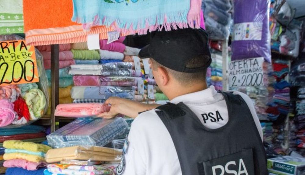 Un operativo en La Salada.