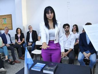 Fiorella Damiani el 14 de diciembre de 2023, cuando asumió su cargo de consejera escolar. - La Nueva - Fiorella Damiani el 14 de diciembre de 2023, cuando asumió su cargo de consejera escolar. - La Nueva -