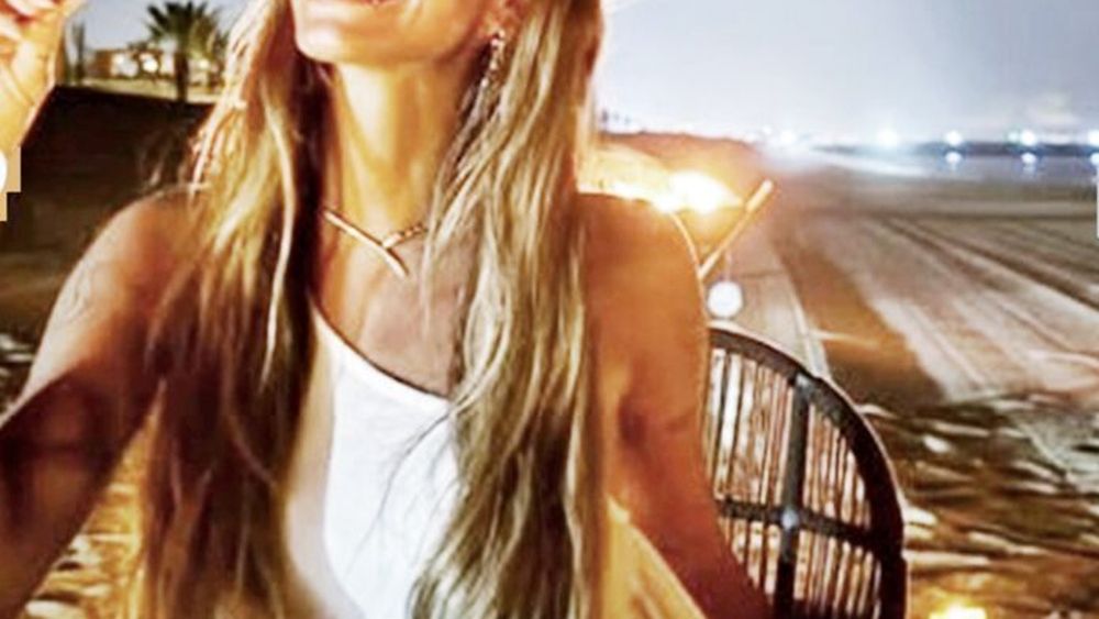 Un carrusel de fotos que compartió Tini Stoessel despertó rumores de posible compromiso con Rodrigo De Paul. (Instagram)