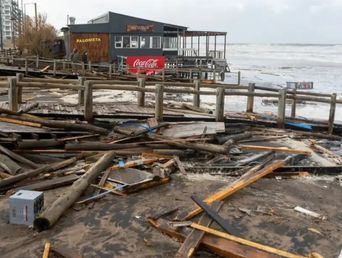 El paseo costero de Monte Hermoso quedó destruido. El paseo costero de Monte Hermoso quedó destruido.