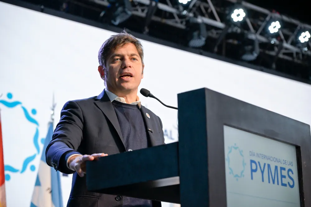 El gobernador Axel Kicillof ante empresarios pymes.&nbsp;