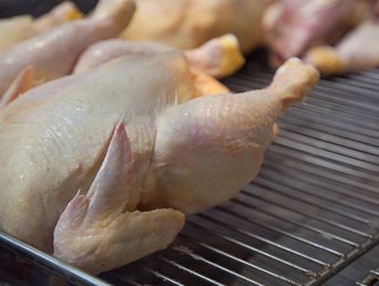 Subió el consumo de carne de pollo. Subió el consumo de carne de pollo.