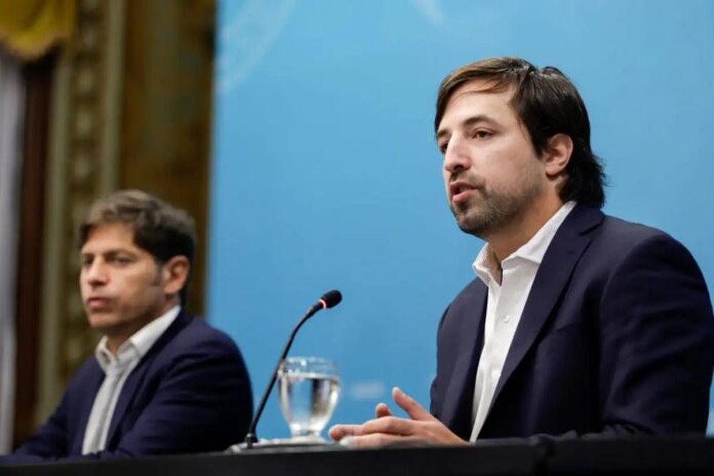 El gobernador bonaerense Axel Kicillof y el ministro de Salud provincial, Nicolás Kreplak.