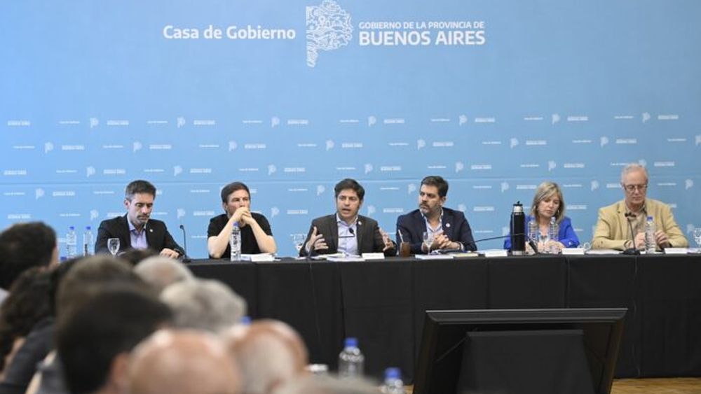 Axel Kicillof con parte del Gabinete.