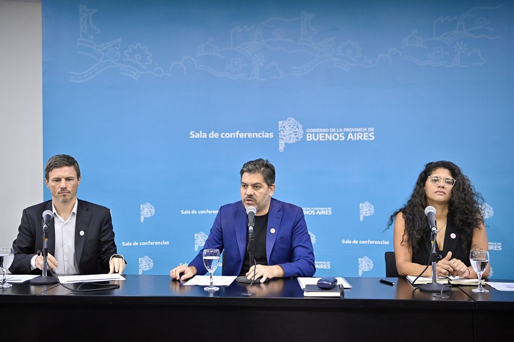 El gobierno de la provincia de Buenos Aires advirtió que la Argentina atraviesa una verdadera “catástrofe productiva”.