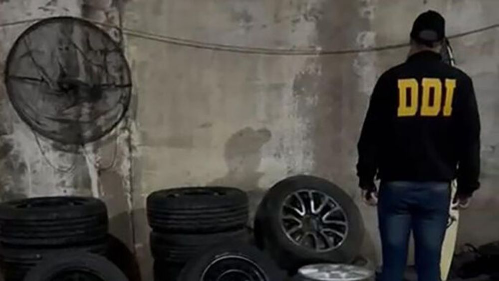 Allanamientos en Necochea por robos de ruedas de auxilio. - Ecos Diarios -