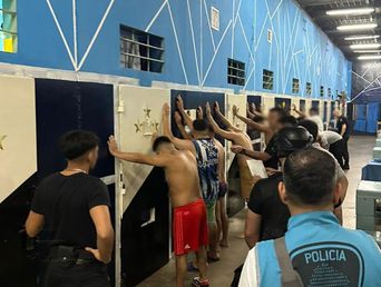 allanaron las carceles de sierra chica y merlo: sextorsion y captacion de menores allanaron las carceles de sierra chica y merlo: sextorsion y captacion de menores