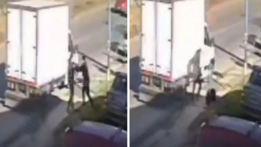 Imagen de la cámara de seguridad que captó la pelea entre los dos hombres. (Captura de video)