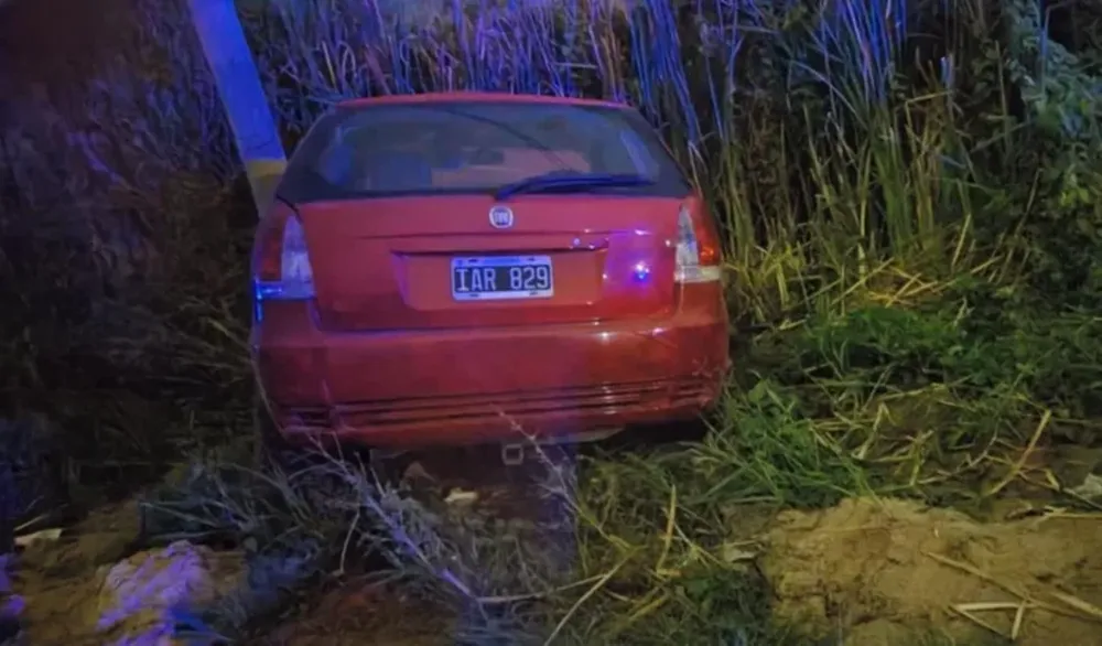 El auto en el que se movilizaban Kim y su madre. - 0221.com.ar -