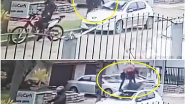 El robo ocurrió en pocos segundos, que quedaron captados por una cámara de seguridad ubicada en una casa. (Captura de video)