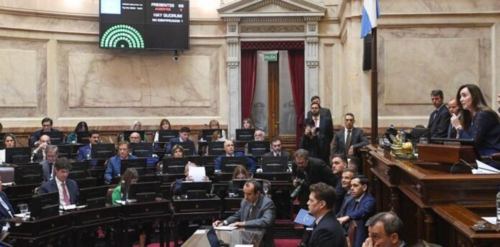 El sueldo de los senadores se había multiplicado por cinco en menos de nueve meses.
