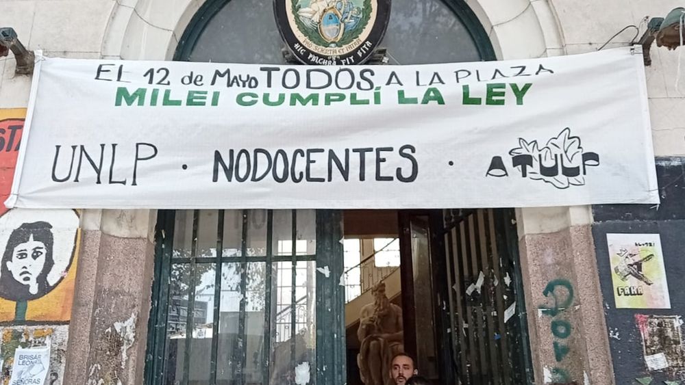 Respuesta de docentes universitarios al Gobierno: Parar es un derecho, incumplir la ley es un delito Respuesta de docentes universitarios al Gobierno: Parar es un derecho, incumplir la ley es un delito