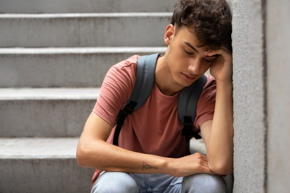 El 80% de las muertes violentas por suicidio corresponden a varones jóvenes. 
