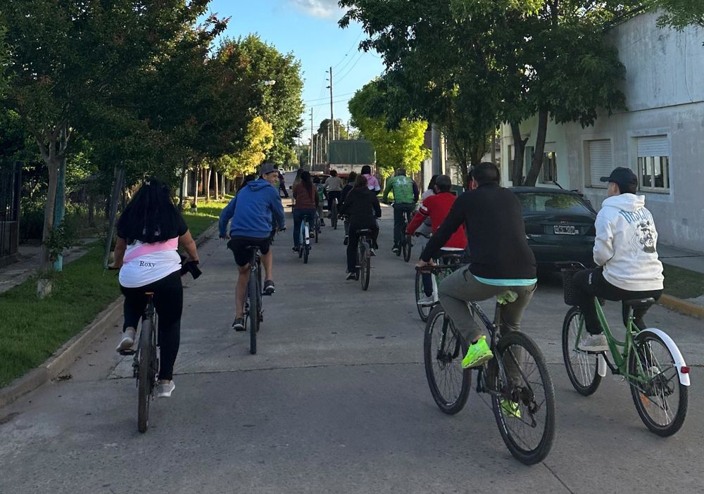 Una bici más, un auto menos recorrió lugares de la ciudad que son amigables con el planeta.