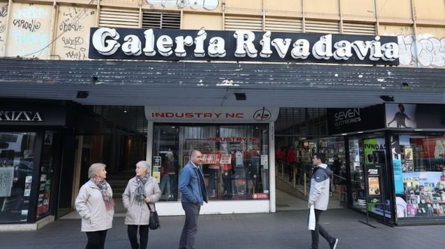 Cierra la Galería Rivadavia y se despide un ícono del centro platense