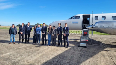 Se inauguró el servicio aéreo comercial entre Buenos Aires y Tres Arroyos.