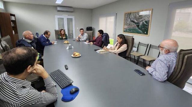 La presidenta del Consorcio de Gestión de Puerto Quequén, Jimena López, encabezó la reunión con los miembros del Consejo Federal de Inversiones (CFI), Rodolfo Fiadone y Federico Frascheri, encuentro del que  también participó el intendente del distrito de Necochea, Arturo Rojas. (Puerto Quequén)