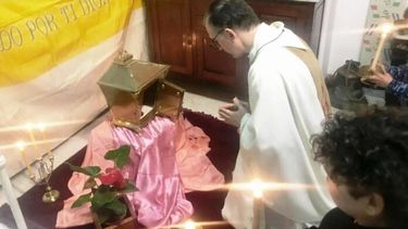 El arzobispo de La Plata Gustavo Carrara visitó el Hospital de Niños de La Plata.