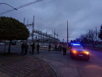 la plata: tras el incendio en tolosa, edelap avanza en la normalizacion del servicio electrico