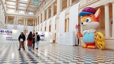 juego, color y precision: la plata exhibe la muestra 40 anos de vacaciones de andres compagnucci