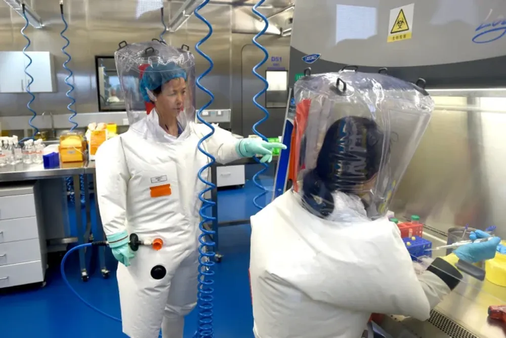 El interior de un laboratorio del Instituto de Virología de Wuhan en 2017. (The New York Times)