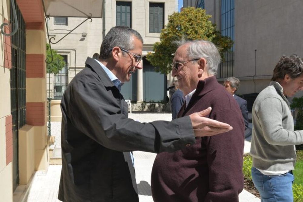 Intendentes radicales reclamaron al Gobierno nacional contra la suba de los medicamentos.