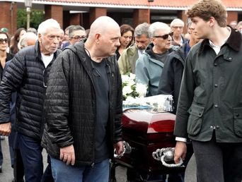 Último adiós a Luis Brandoni en el Panteón de Actores del Cementerio de La Chacarita. Último adiós a Luis Brandoni en el Panteón de Actores del Cementerio de La Chacarita.