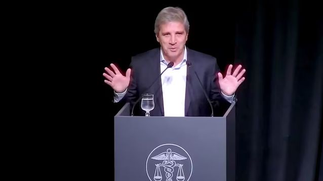 Caputo en la Bolsa de Comercio de Rosario.&nbsp;