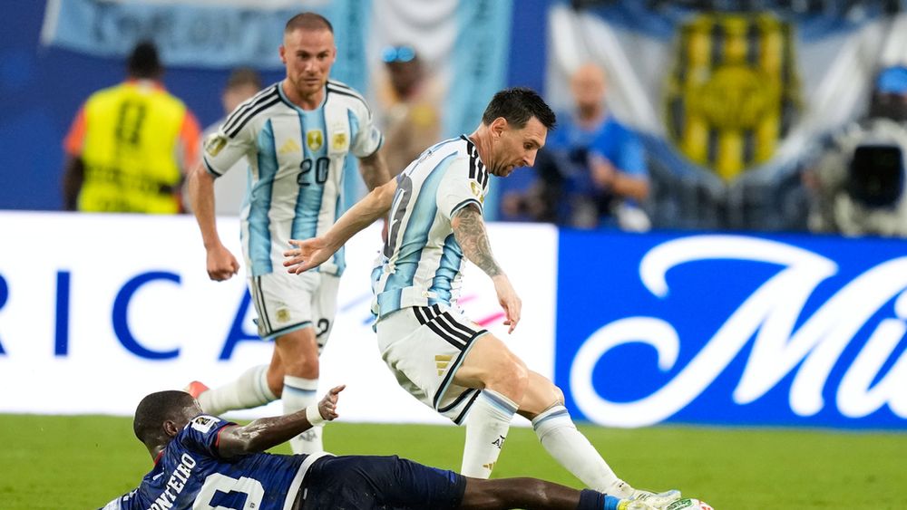 Sólo la magia de Messi rescató a la Selección Argentina ante Cabo Verde.