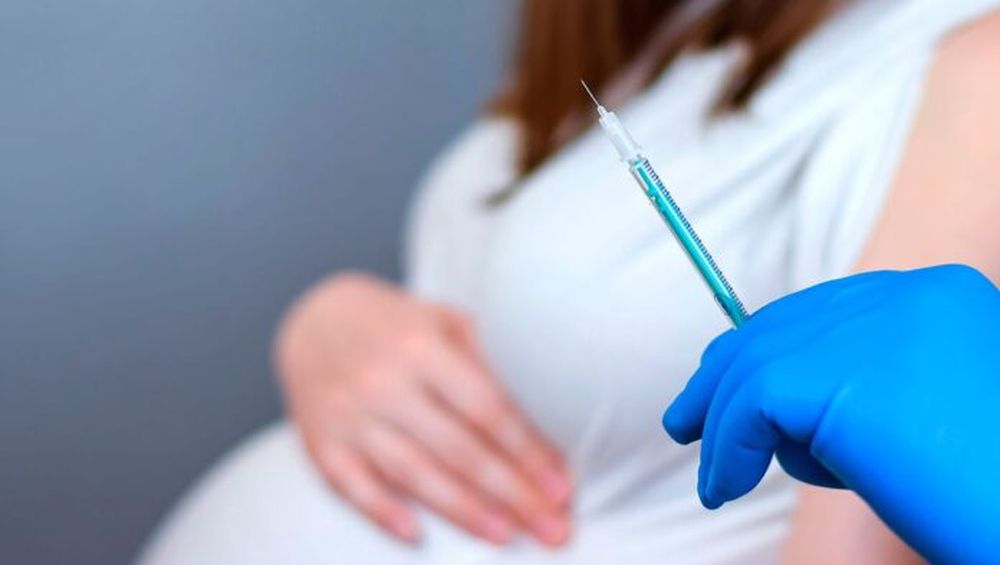 La vacuna contra el Virus Sincicial Respiratorio ya está incluida en el Calendario Nacional de Vacunación y se aplica a personas gestantes.