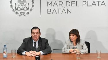 La ministra Patricia Bullrich junto al intendente Guillermo Montenegro. - La Capital -