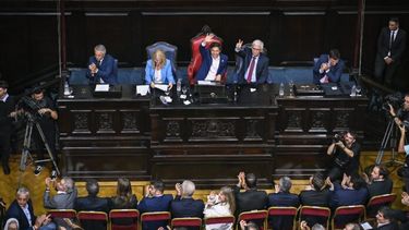Axel Kicillof en la asamblea legislativa. Axel Kicillof en la asamblea legislativa.