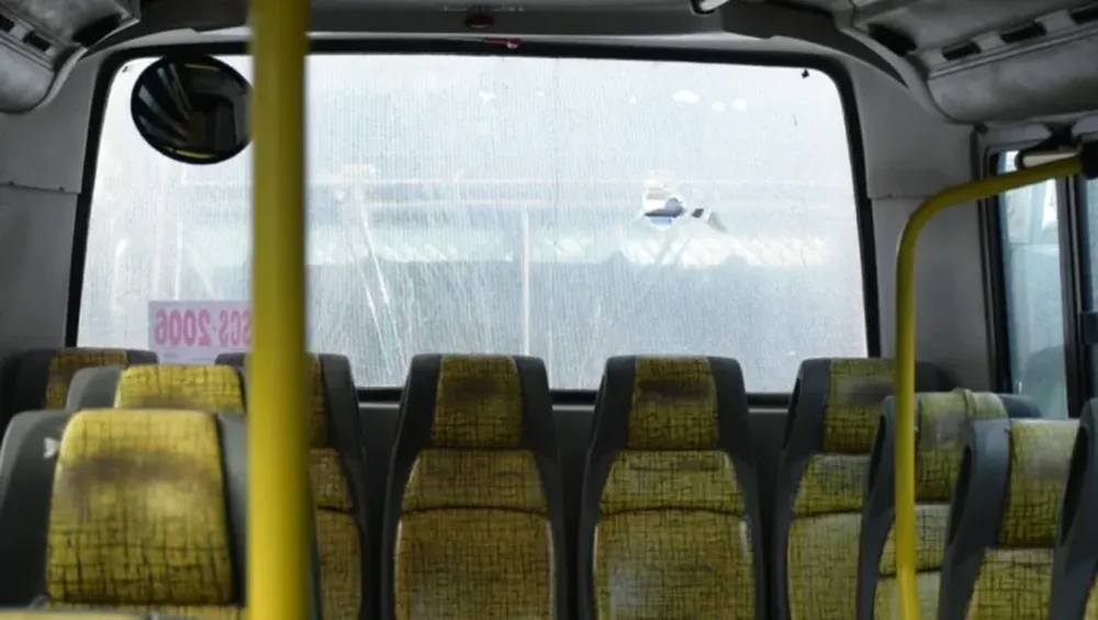 El colectivo bahiense presuntamente baleado. (La Nueva)