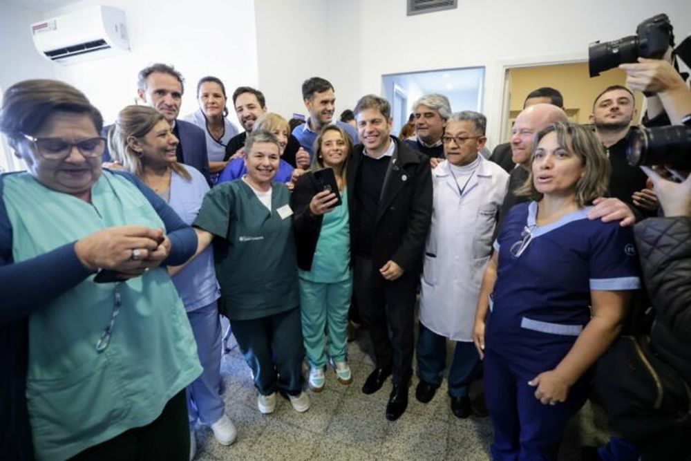 Axel Kicillof en el CAPS de General Pirán. (Gobernación)