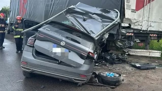 Por el estado en que quedó la SUV se presume que circulaba a alta velocidad por la Autovía 2.