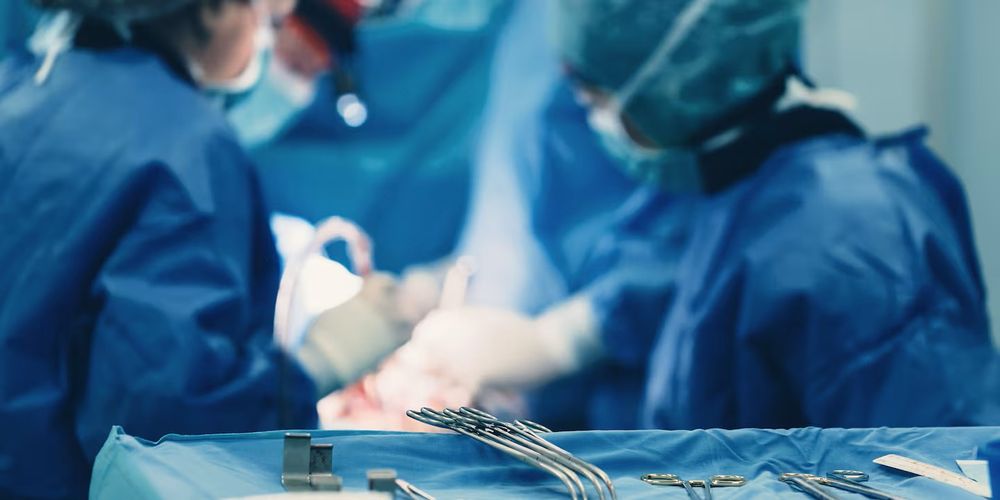 La Fundación Favaloro realizó la primera reparación de válvula mitral asistida por robot.