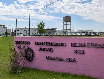 La entrada de la Unidad Nº 51 del Servicio Penitenciario Bonaerense, en Magdalena. La entrada de la Unidad Nº 51 del Servicio Penitenciario Bonaerense, en Magdalena.