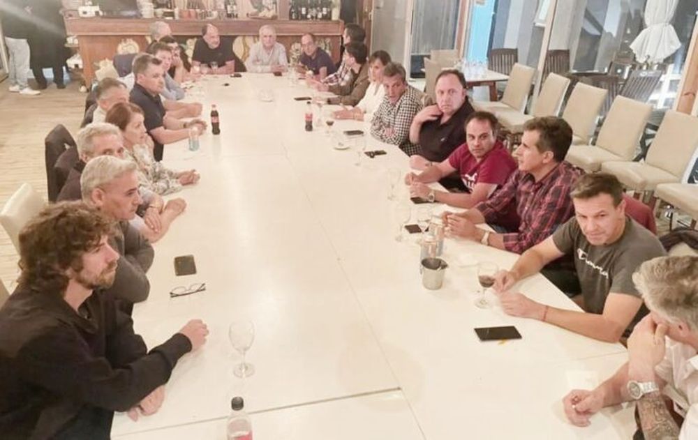 La foto de la cena que compartieron los intendentes en sus cuentas de X/Twitter.