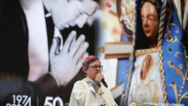 El arzobispo de Buenos Aires, monseñor Jorge García Cuerva, presidió este domingo la misa por los 50 años del “martirio” del padre Carlos Mugica en el Luna Park. (AICA)