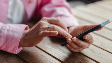 Advierten sobre las estafas por celulares. (pexels.com / shvets production)