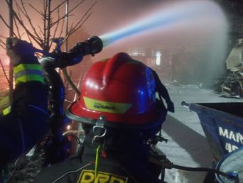 Varias dotaciones lucharon contra el incendio en el Parque Industrial Pilar. Varias dotaciones lucharon contra el incendio en el Parque Industrial Pilar.