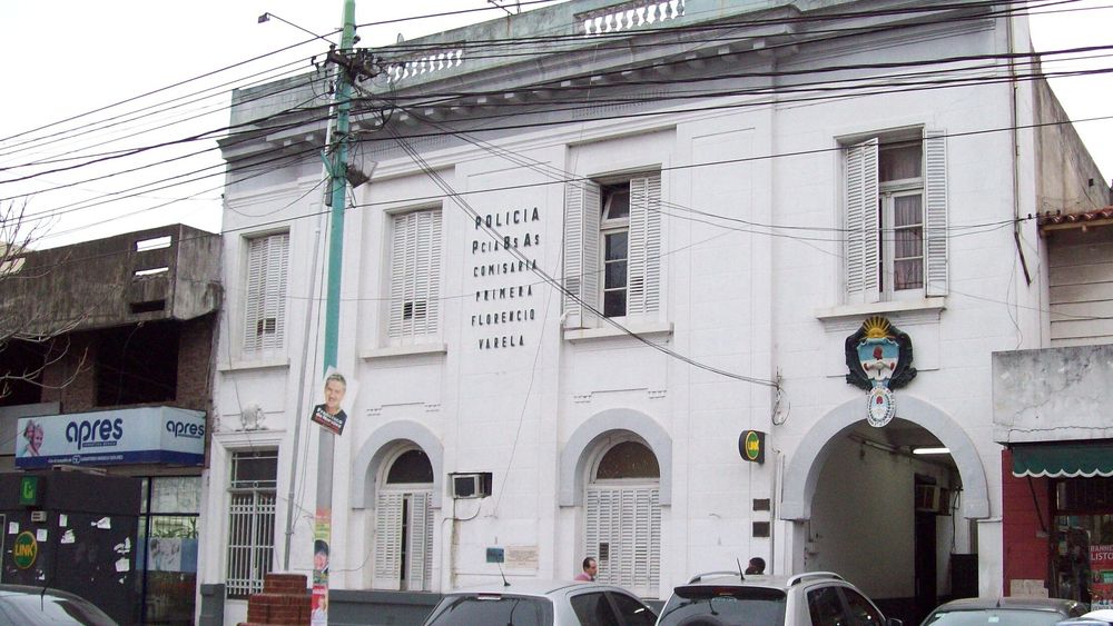 Policías fueron detenidos acusados por una presunta extorsión en Florencio Varela.