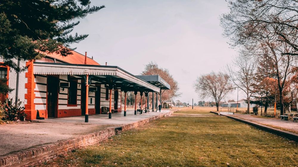 La estación de Mechongué tiene apenas 115 años. Los trenes de pasajeros dejaron de pasar hace más de medio siglo. La estación de Mechongué tiene apenas 115 años. Los trenes de pasajeros dejaron de pasar hace más de medio siglo.