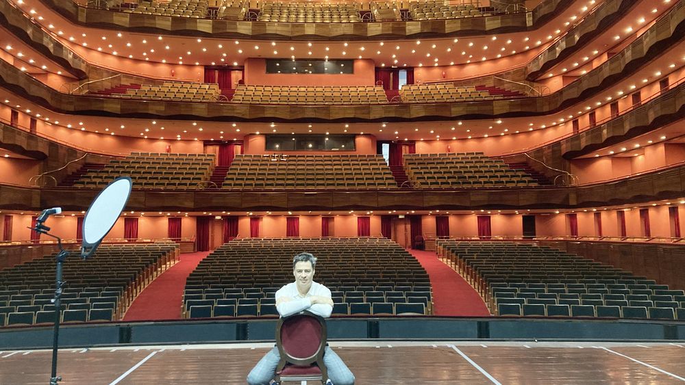 El reconocido bailarín platense Iñaki Urlezaga vuelve al Teatro Argentino con una única función de El último Aplauso.&nbsp;