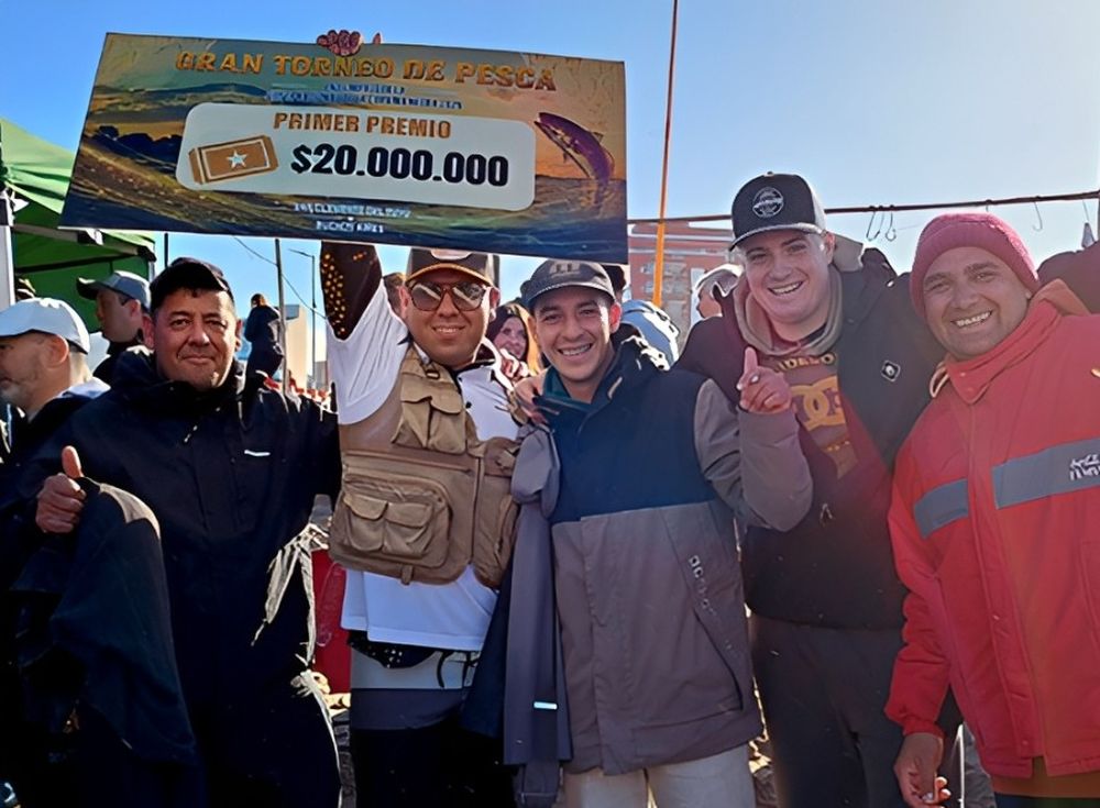 El ganador del torneo de pesca en San Clemente.