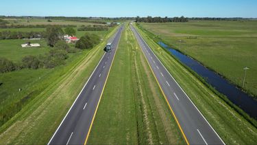 Obras en la ruta 63 que une los partidos de Dolores con Tordillo, rumbo a la Costa Atlántica.