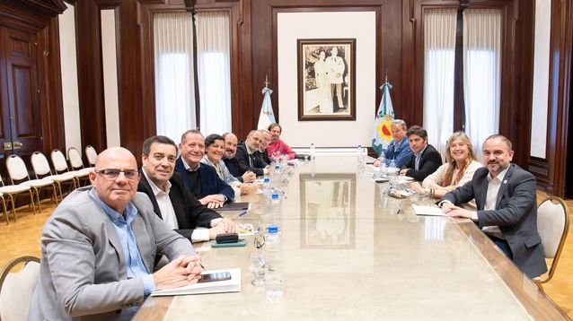 Axel Kicillof con autoridades de las iglesias evangélicas del país.